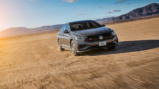 Volkswagen Jetta tem novo aumento e preço da versão esportiva GLI passa dos R$ 180 mil