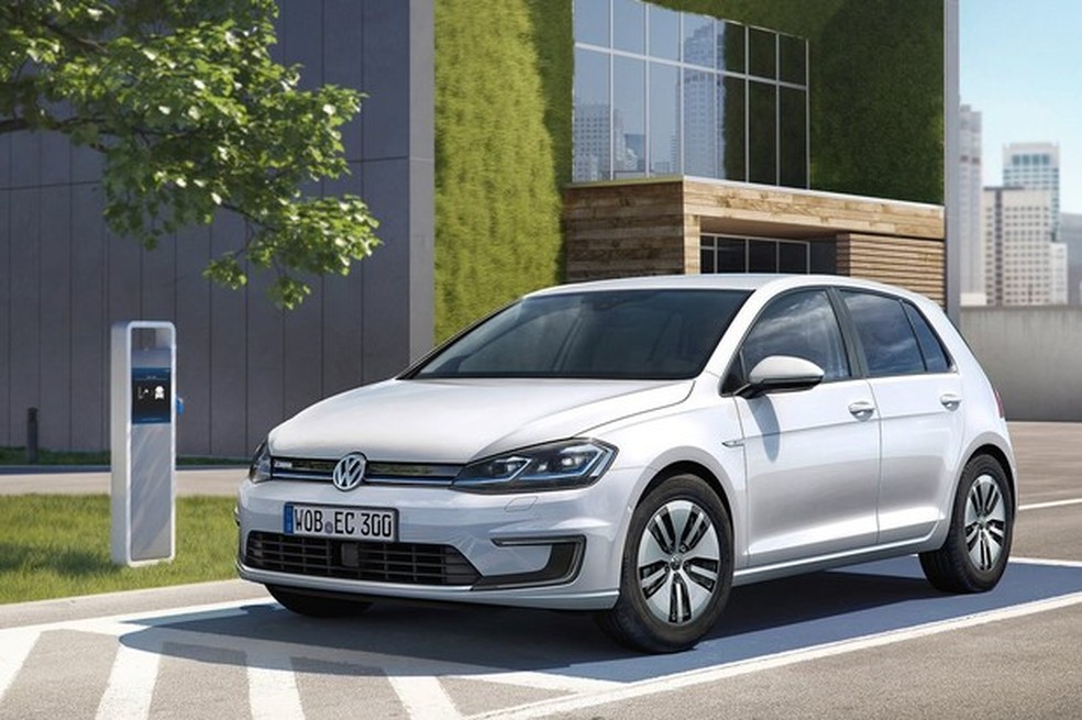 O elétrico e-Golf já é vendido nos EUA e na Europa (Foto: Divulgação) — Foto: Auto Esporte