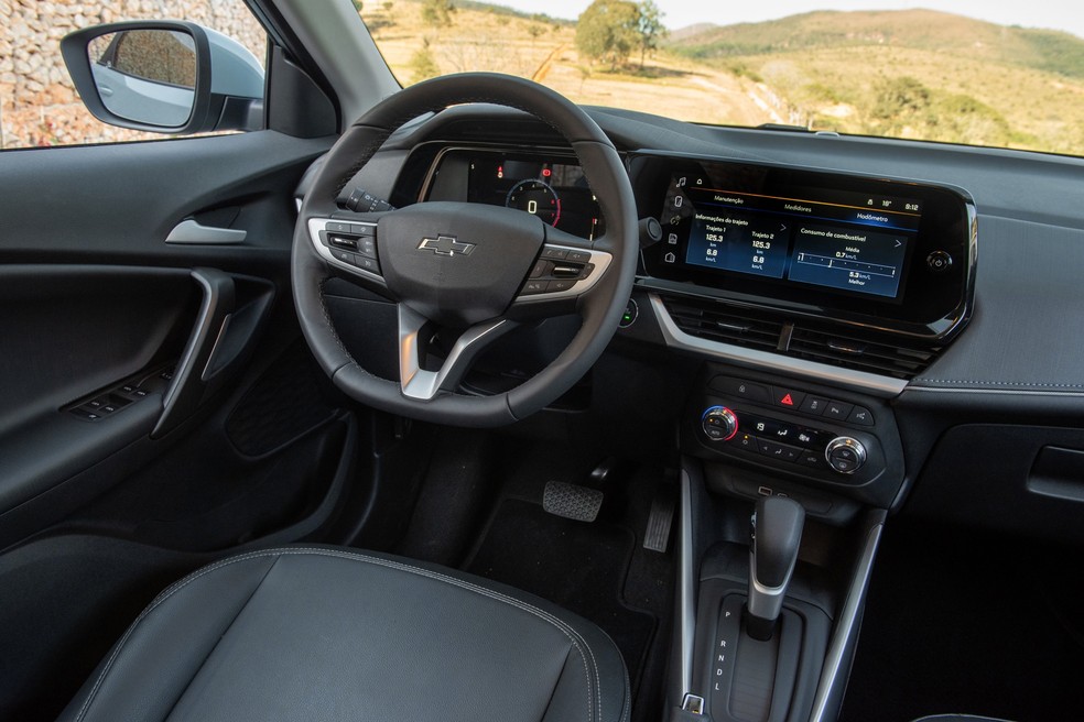 Chevrolet Tracker 100 Anos tem painel digital e multimídia na mesma moldura — Foto: Divulgação