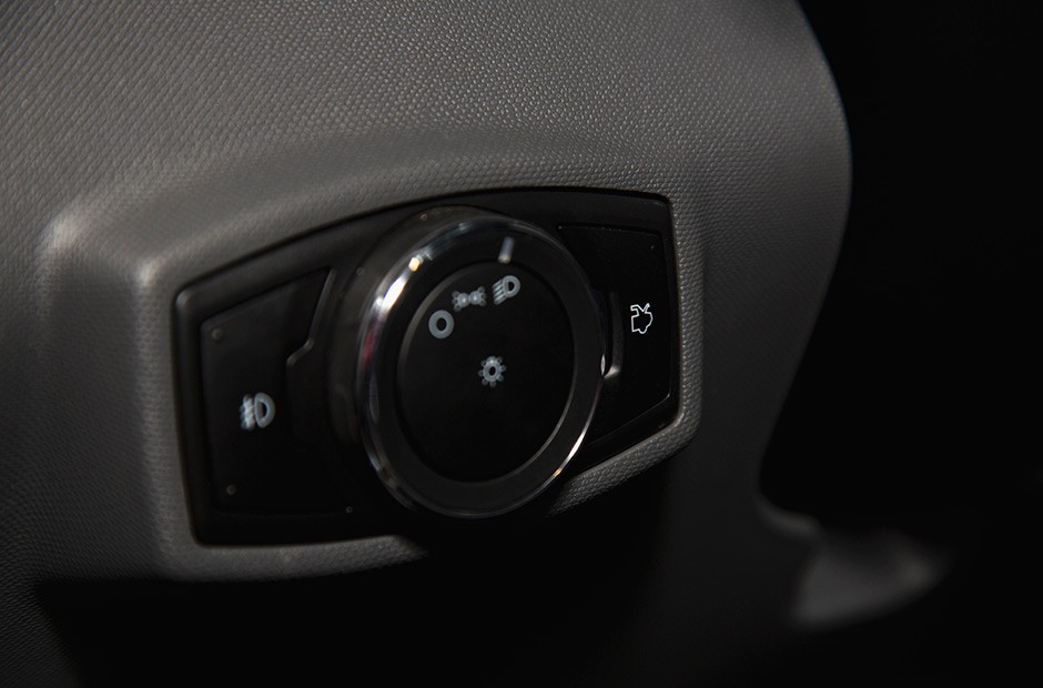 Novo Ford Ka 2015 (<a href="http://revistaautoesporte.autonewsbrasil.webbfinanceiro.com/Analises/noticia/2014/07/novo-ford-ka-globalizado-para-atacar.html"> saiba mais</a>)
