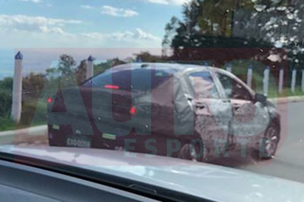Novo Prisma ainda roda com faróis e lanternas temporários (Foto: Rodolfo Peres Luiz/Auto News Brasil) — Foto: Auto Esporte