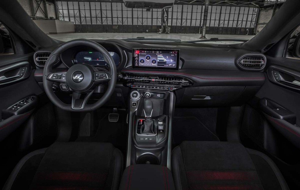 Cabine do Dodge Hornet também é similar à do Alfa Romeo Tonale — Foto: Divulgação
