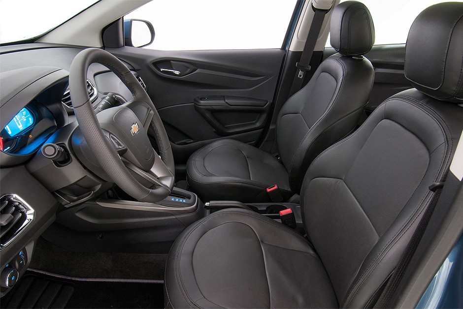 Chevrolet Onix LTZ automático (<a href="http://revistaautoesporte.autonewsbrasil.webbfinanceiro.com/Noticias/chevrolet/onix/noticia/2013/07/chevrolet-lanca-onix-e-prisma-com-cambio-automatico.html">saiba mais</a>)