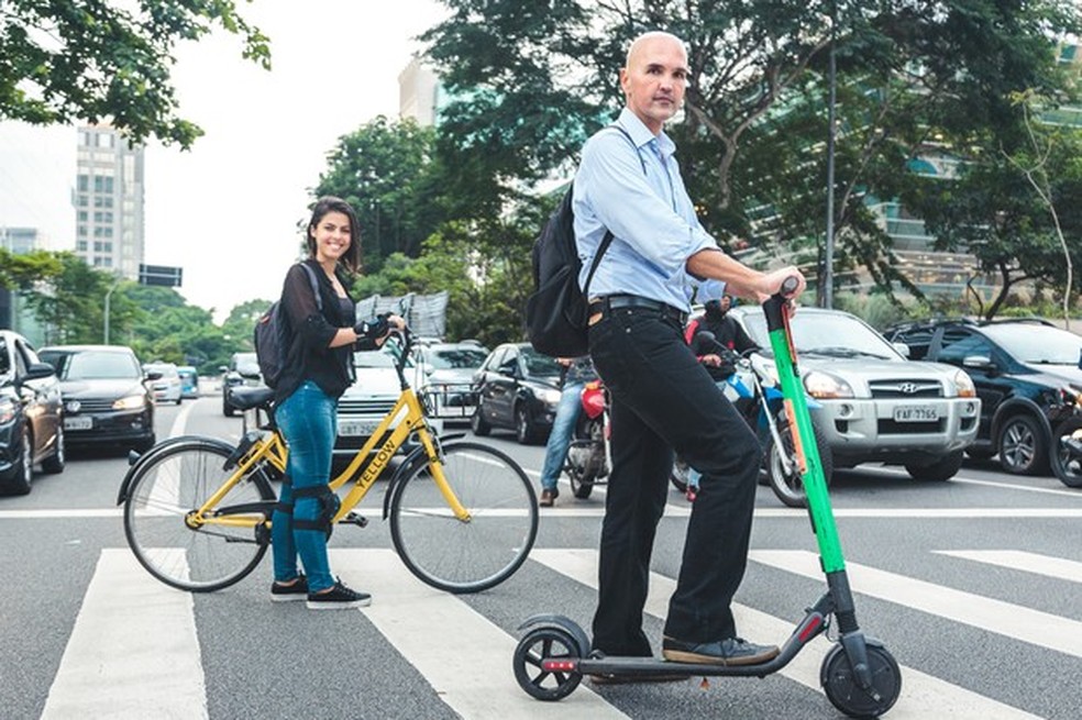 Bicicletas de aluguel agora têm a concorrência dos patinetes elétricos (Foto: Auto News Brasil) — Foto: Auto Esporte
