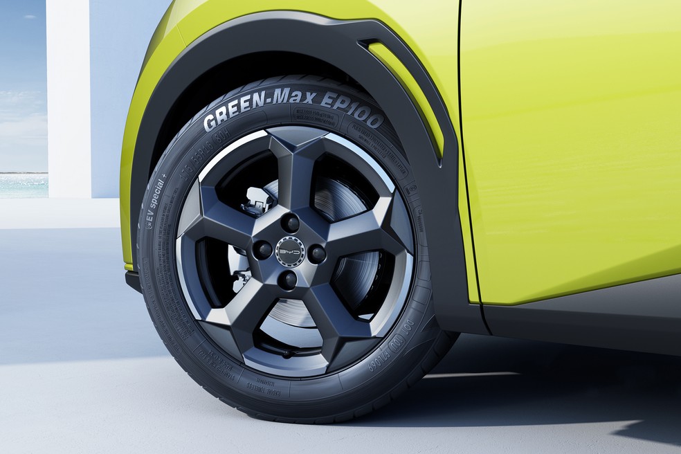 Roda do BYD Dolphin Mini 2024 — Foto: Divulgação