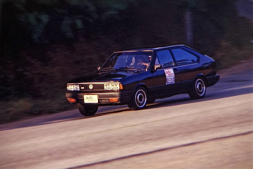 Suspensão mais dura e esportiva do Passat traz segurança em curvas (Foto: João Carlos de Moura Andrade/Auto News Brasil/Acervo MIAU) — Foto: Foto: João Carlos de Moura Andrade/Auto News Brasil/Acervo MIAU. 