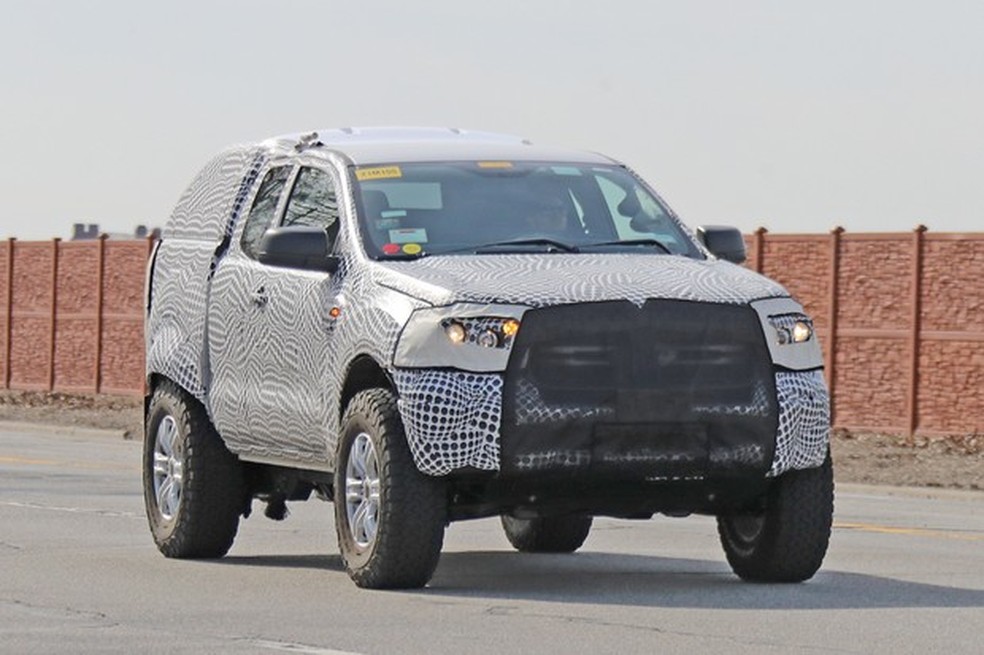 Em flagra, Ford Bronco: a esperança da montadora para bater a Jeep (Foto: Automedia) — Foto: Auto Esporte