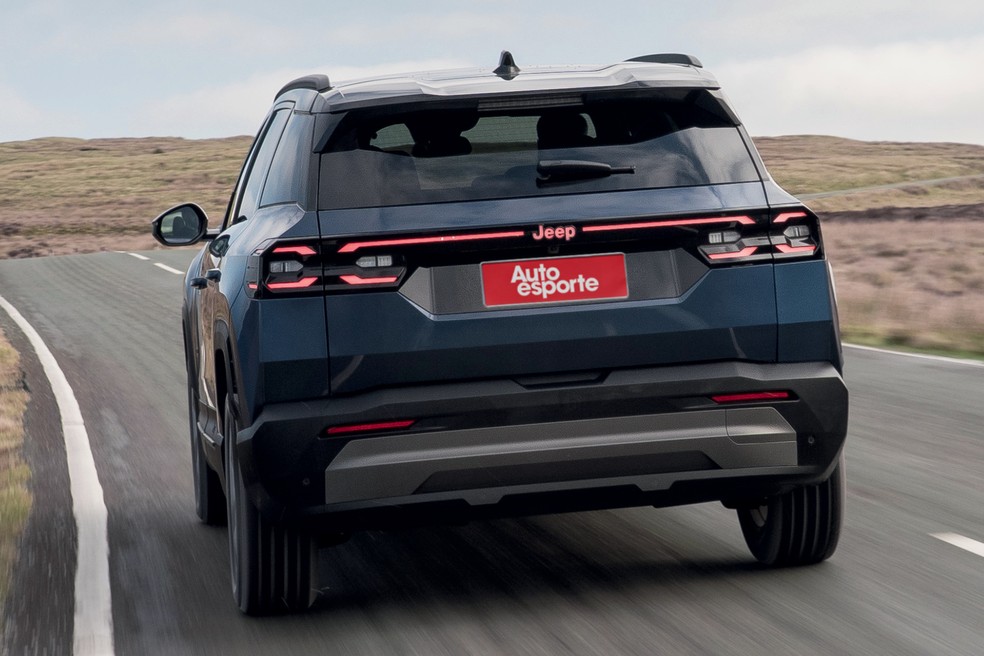 Teste: novo Jeep Compass cresce, vira híbrido de verdade e mira SUVs  chineses