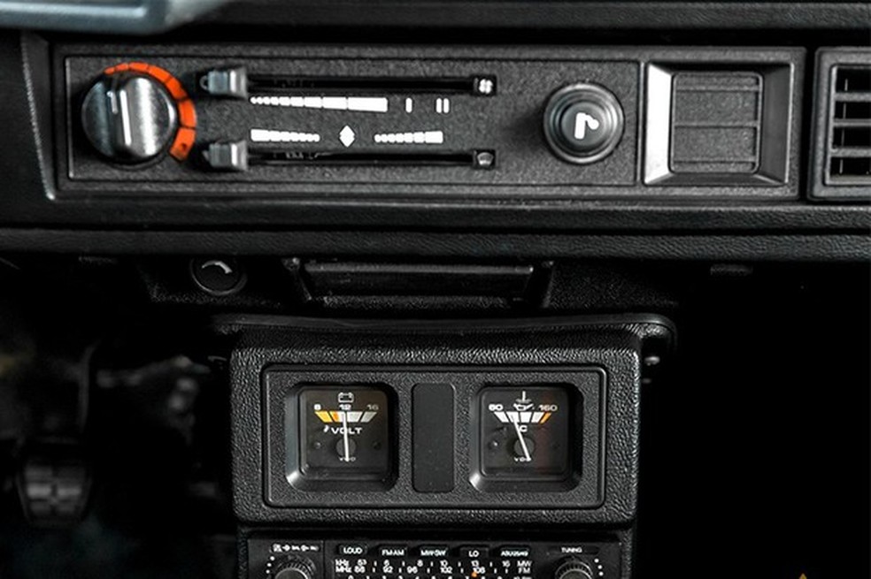 Console com instrumentos extras era fetiche para outros Passatistas (Foto: Divulgação) — Foto: Auto Esporte