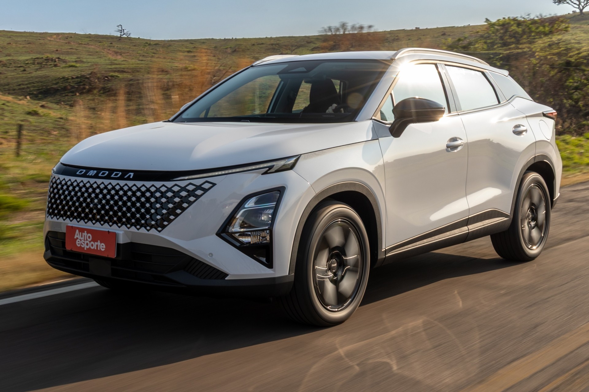 Omoda Jaecoo confirma motor híbrido flex no Brasil e mira top-10 em vendas