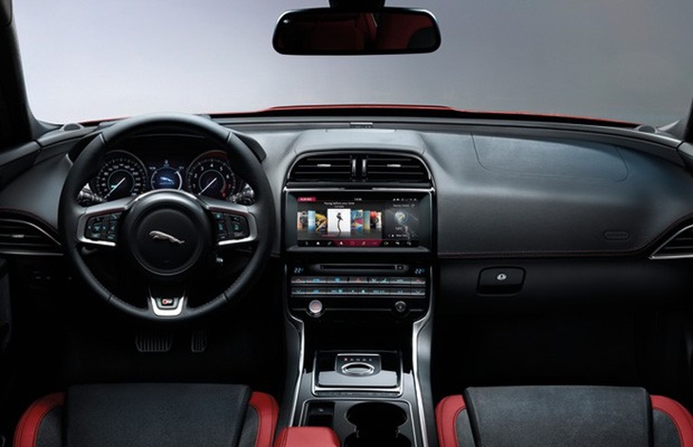 Jaguar XE 2018 (Foto: Divulgação) — Foto: Auto Esporte