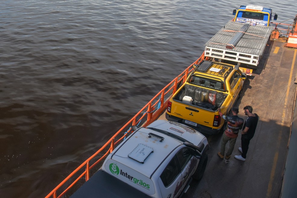 Nova Mitsubishi Triton Savana na travessia do Porto da Ceasa  — Foto: Murilo Góes/Auto News Brasil