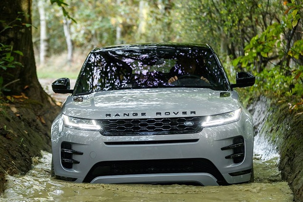 Range Rover Evoque é um Land Rover no fora de estrada (Foto: Divulgação) — Foto: Auto Esporte