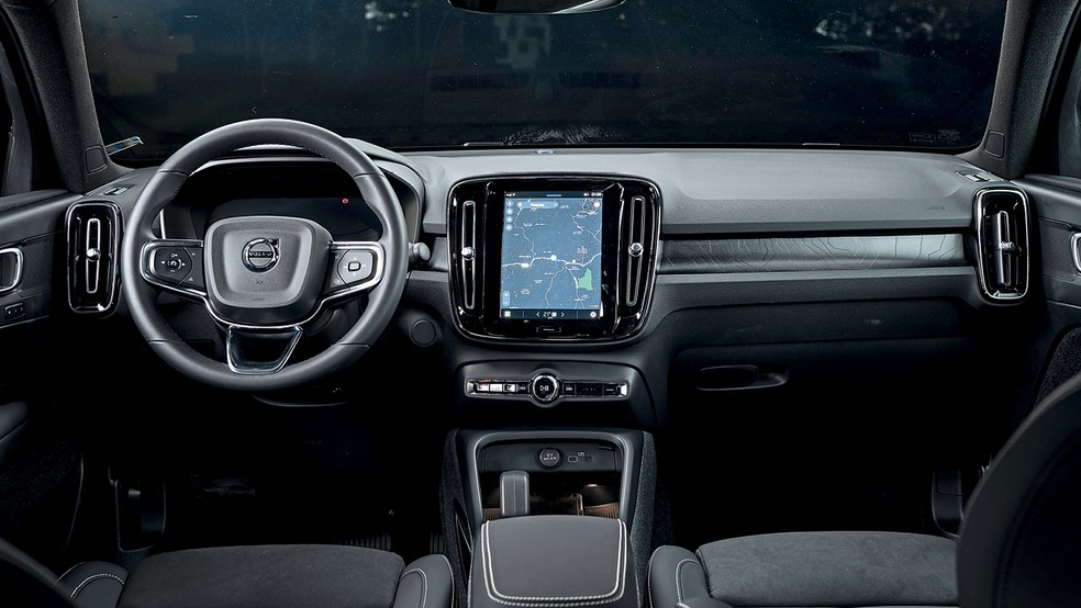 Volvo C40 Plus tem central multimídia de 12,3 polegadas — Foto: Bruno Guerreiro/Auto News Brasil