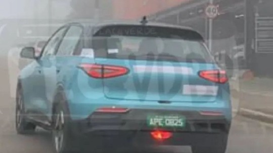 Flagra: Geely testa rival do BYD Dolphin que chega ao Brasil ainda em 2025