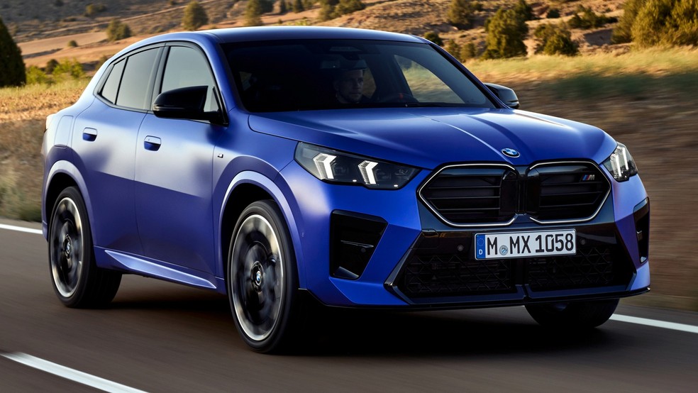 BMW X2 tem versões a gasolina e elétrica — Foto: Divulgação
