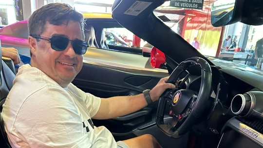 Após ficar cego, empresário viaja 2 mil km para andar em supercarros