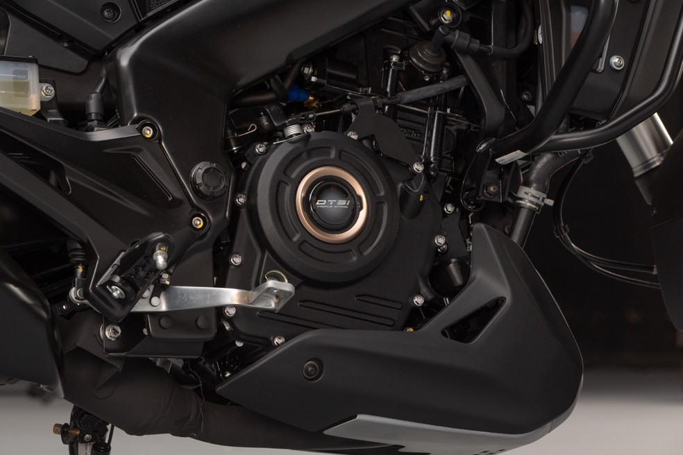 Bajaj 400 Dominar — Foto: Divulgação