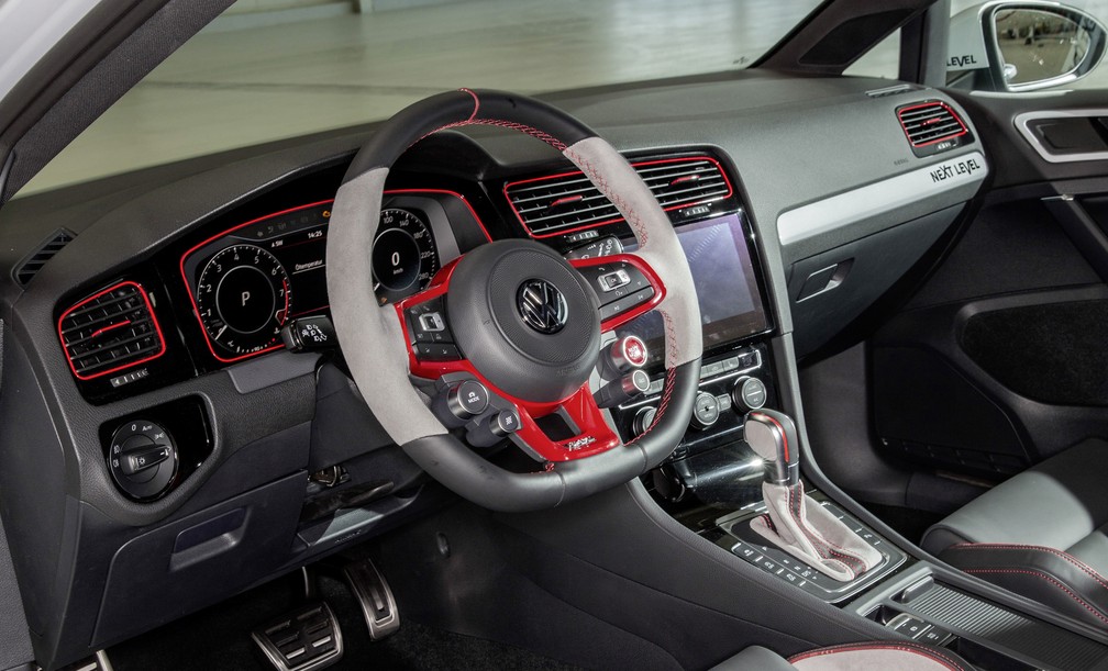 Interior do Volkswagen Golf GTI Next Level — Foto: Divulgação