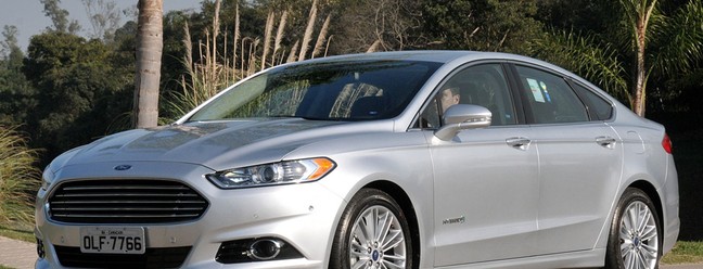 Ford Fusion Hybrid: com gasolina, ele aferiu  16,8 km/l na cidade e 14,7 km/l na estrada