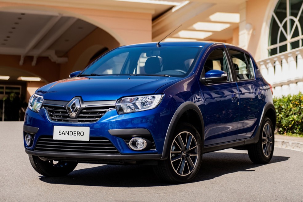 Renault Sandero e Hyundai HB20 não são mais aceitos na Uber Comfort — Foto: Divulgação