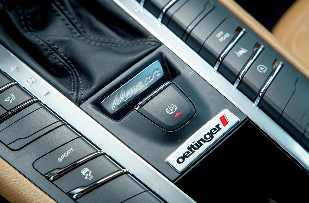 Assim como na parte externa, o interior tem só o badge no console que identifica a "mexida" no SUV  — Foto: Renato Durães