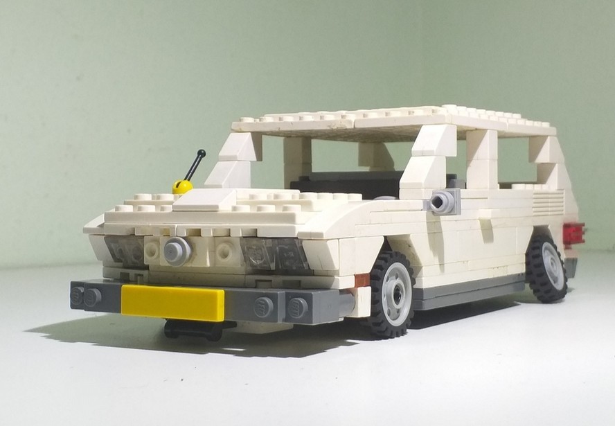 VW Brasília rebaixada feita em Lego