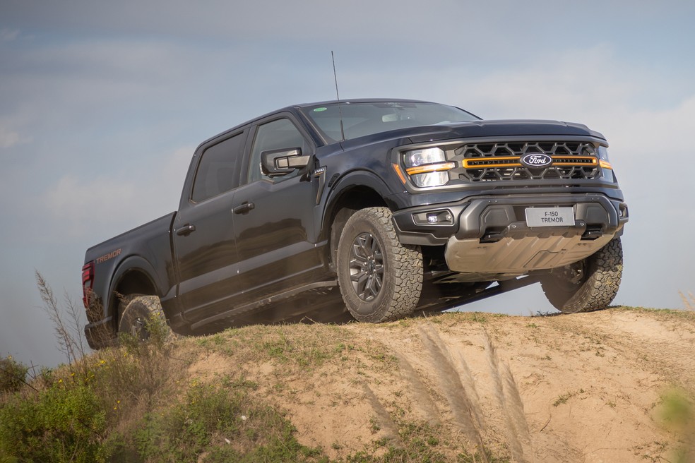 Ford F-150 Tremor recebeu melhorias nos ângulos de ataque e saída — Foto: Divulgação