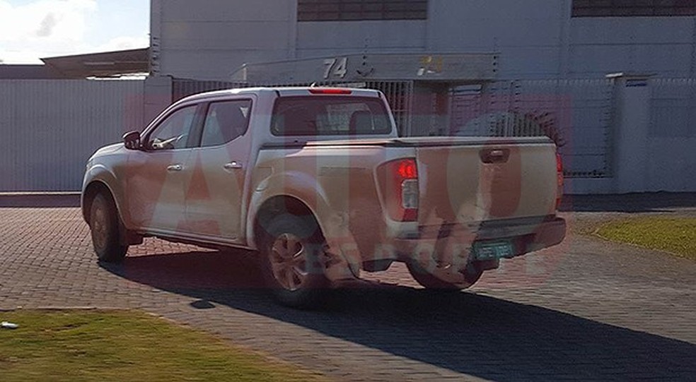 Flagra da nova Nissan Frontier (Foto: Gabriel Chimanski) — Foto: Auto Esporte
