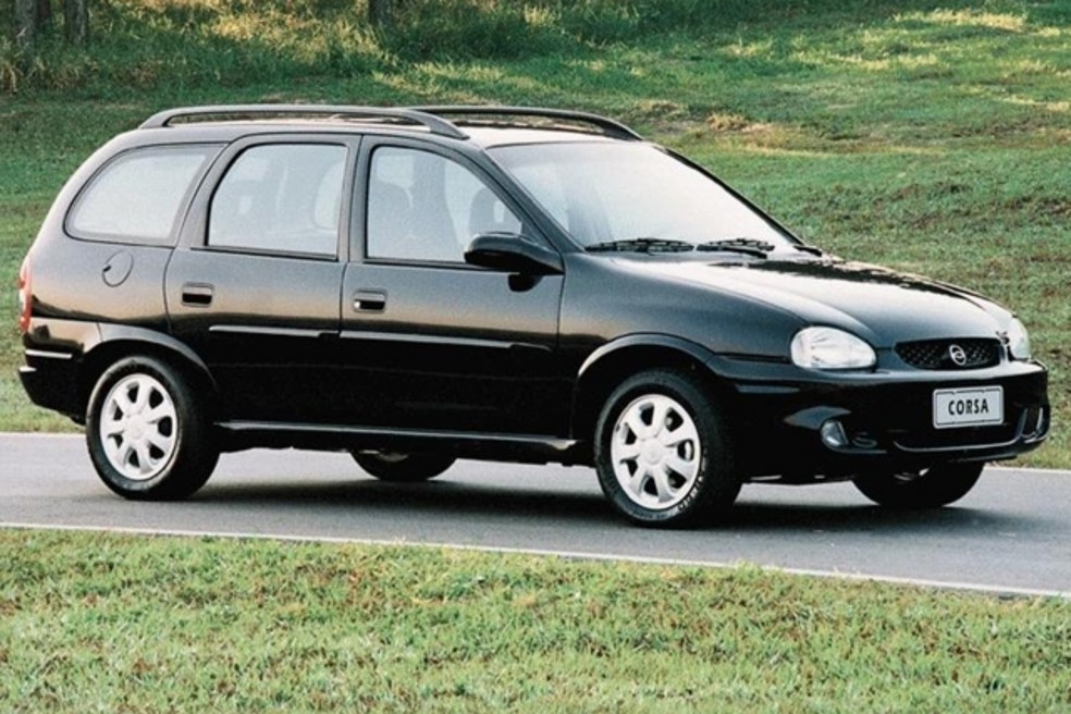 A Chevrolet Corsa Wagon é equipada com motor 1.0 aspirado a gasolina de 68 cv de potência e 9,2 kgfm de torque — Foto: Divulgação/Chevrolet