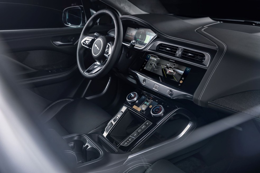 Versão 2021 do Jaguar I-Pace conta com novo sistema multimídia — Foto: Divulgação
