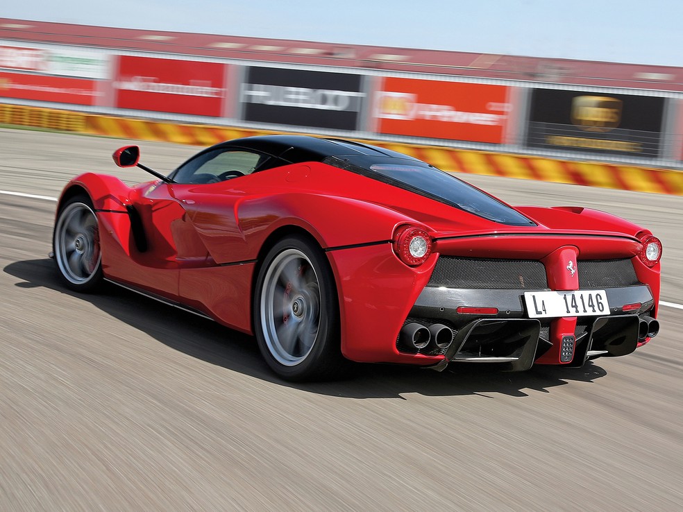 Ferrari LaFerrari teve apenas 499 unidades produzidas e preço atualmente pode passar dos US$ 5 milhões — Foto: Divulgação