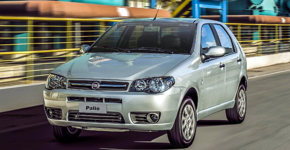 Fiat Palio tinha até "econômetro" para ajudar a dirigir de forma mais eficiente — Foto: Divulgação
