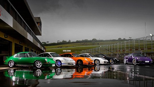 Porsche 911 GT3 RS é lançado ao lado das gerações anteriores