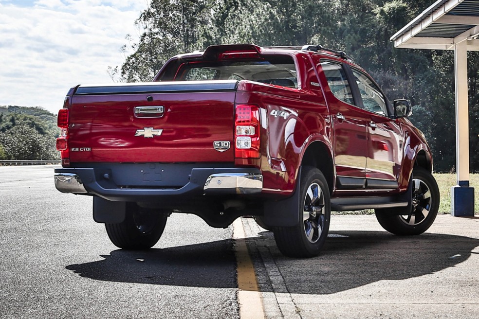 A Chevrolet S10 LTZ High Country traz de série itens como tração 4x4, bancos de couro premium e multimídia MyLink. — Foto: Auto Esporte