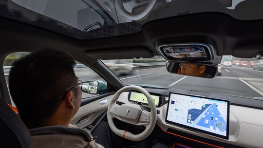 China aprova regras para carros autônomos que fazem manobras de risco