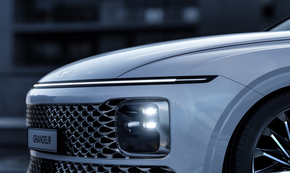 Detalhes da grade frontal e do conjunto ótico do novo Hyundai Grandeur — Foto: Divulgação