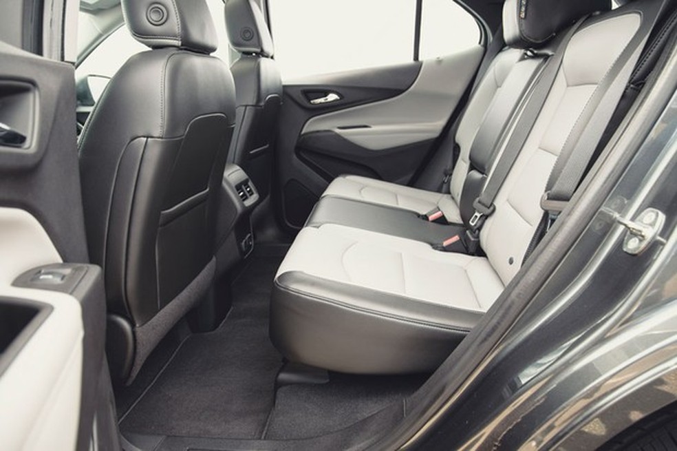Assoalho plano ajuda a levar três adultos com conforto (Foto: Fabio Aro/Auto News Brasil) — Foto: Auto Esporte