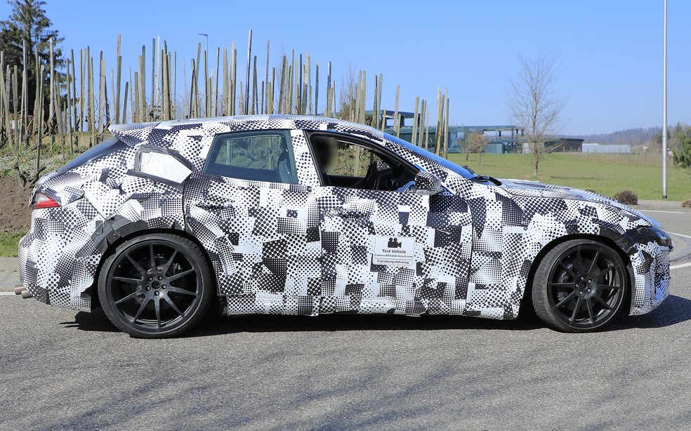 Apesar da carroceria do Maserati Levante, o SUV da Ferrari adotará uma plataforma híbrida — Foto: Automedia