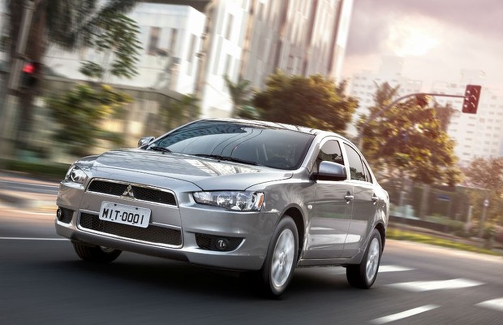 Mitsubishi Lancer HLE 2016 (Foto: Divulgação) — Foto: Auto Esporte