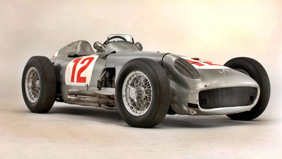 Mercedes F1 de 1954 foi usado por Fangio nos GPs da Alemanha e da Suíça — Foto: Divulgação 