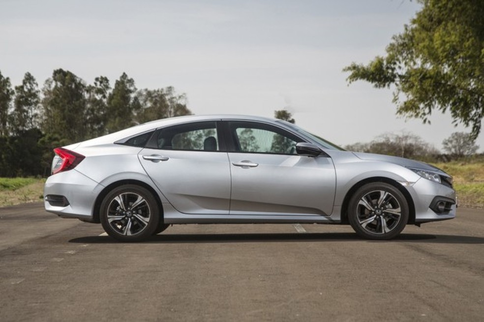 Perfil é um dos ângulos mais bonitos do novo Honda Civic (Foto: Fabio Aro/Auto News Brasil) — Foto: Auto Esporte
