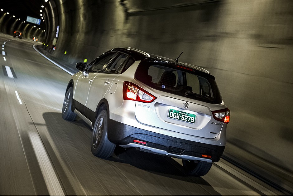 Suzuki S-Cross 2015