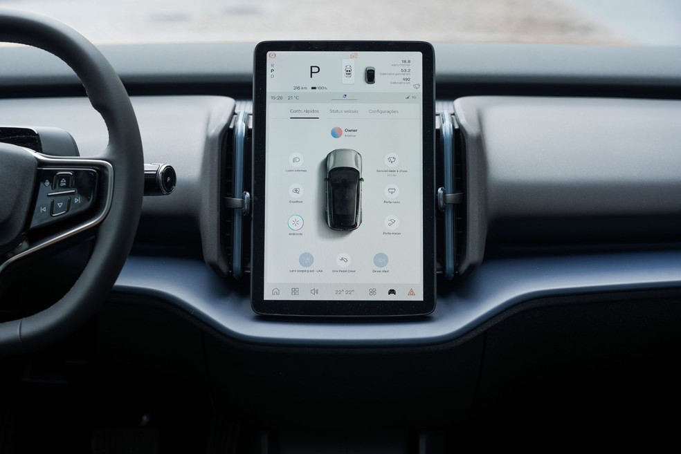 Volvo EX30 Ultra Twin Motor 2026 tem tela de 12,3" com todos os comandos do carro  — Foto: Divulgação