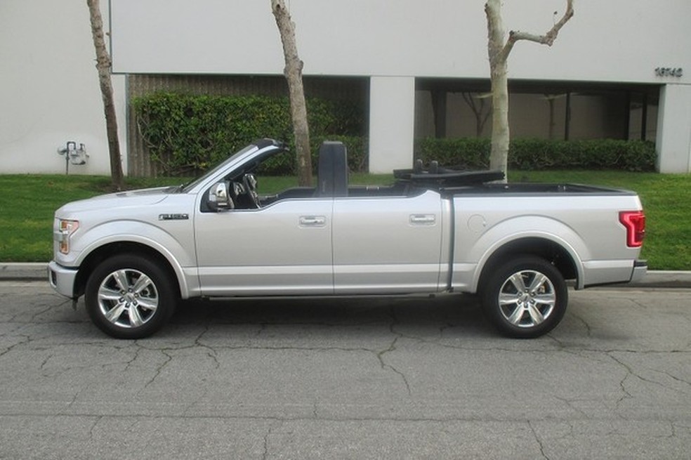 Até uma Ford F-150 passou pela inusitada transformação (Foto: Divulgação) — Foto: Auto Esporte