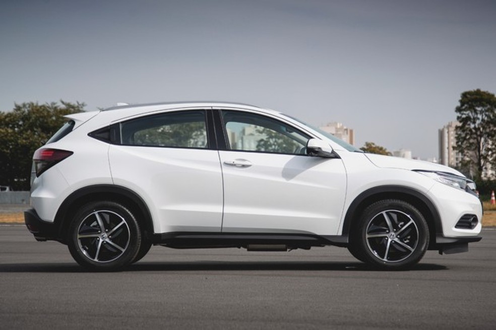As rodas não são exclusivas da versão Touring (Foto: Fabio Aro/Auto News Brasil) — Foto: Auto Esporte