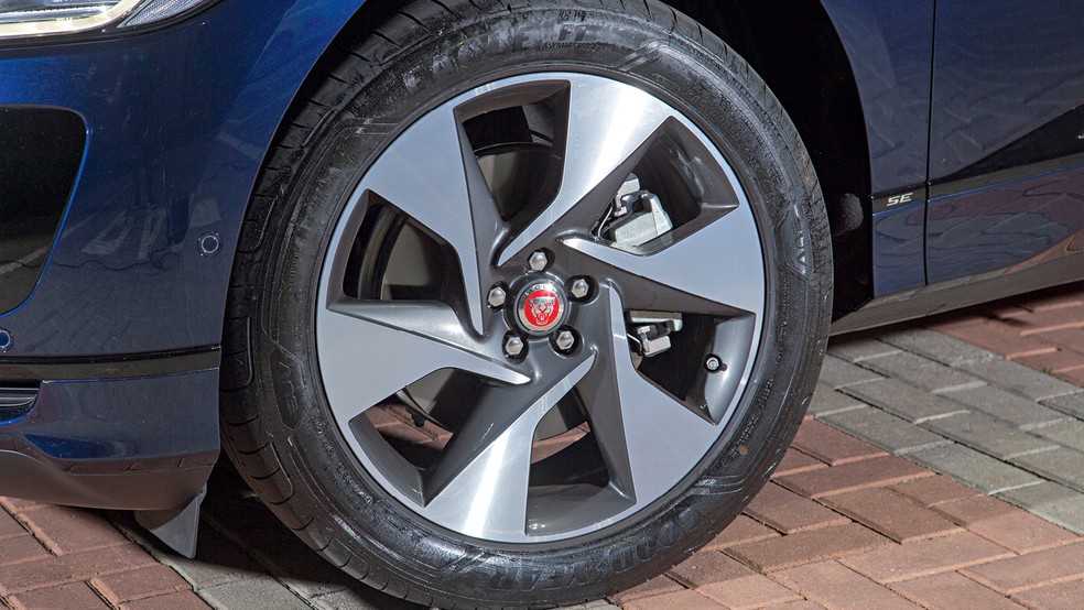 Rodas do I-Pace tem 20 polegadas — Foto: Renato Durães/Auto News Brasil