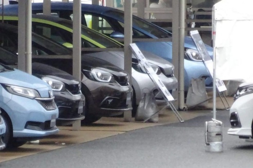 Vários modelos foram flagrados em estacionamento (Foto: Reprodução) — Foto: Auto Esporte