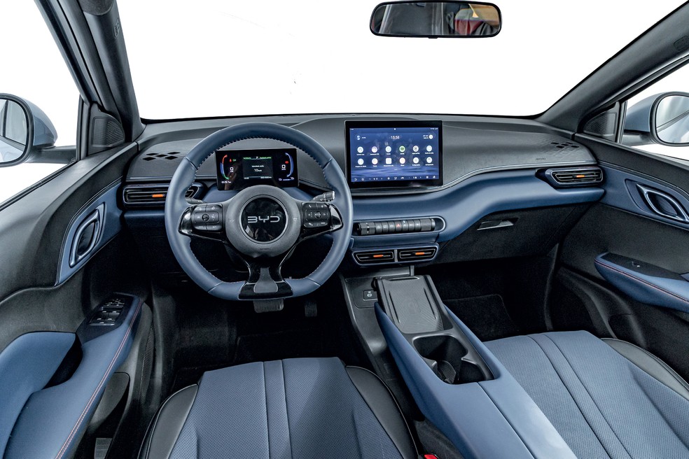 BYD Dolphin Mini traz telas menores, mas sua central multimídia é mais intuitiva — Foto: Renato Durães/Auto News Brasil