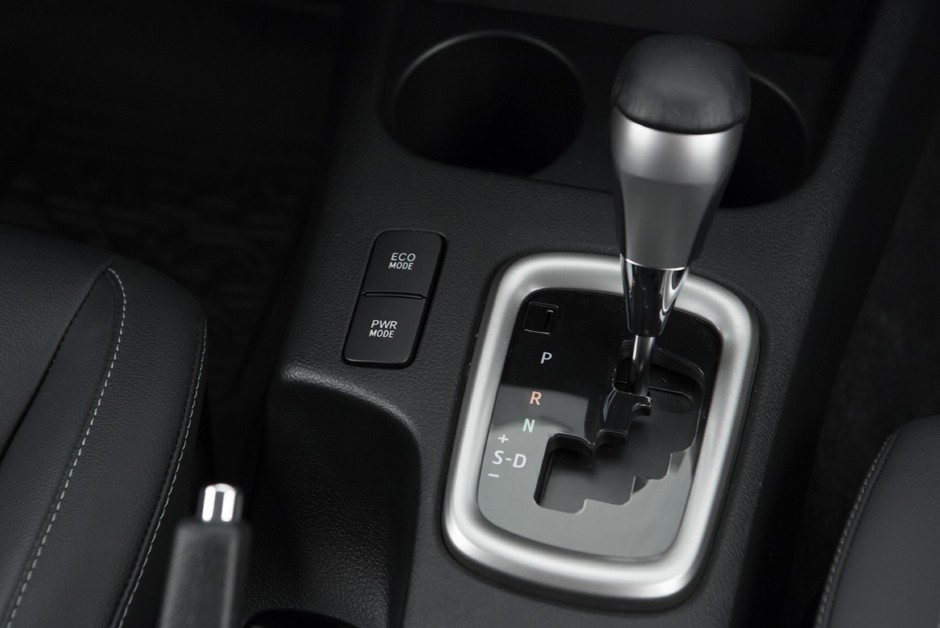 Detalhe do câmbio automático da Toyota Hilux 2016